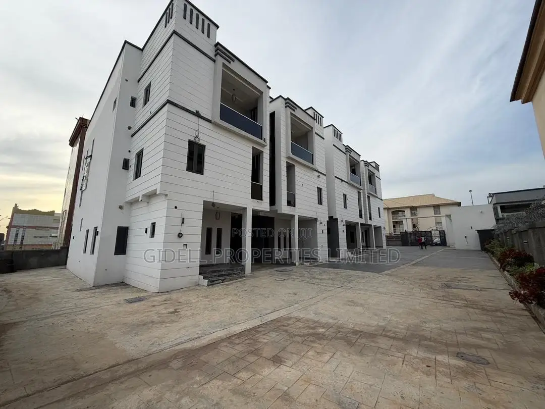 5bdrm Townhouse / Terrace in Wuye for rent