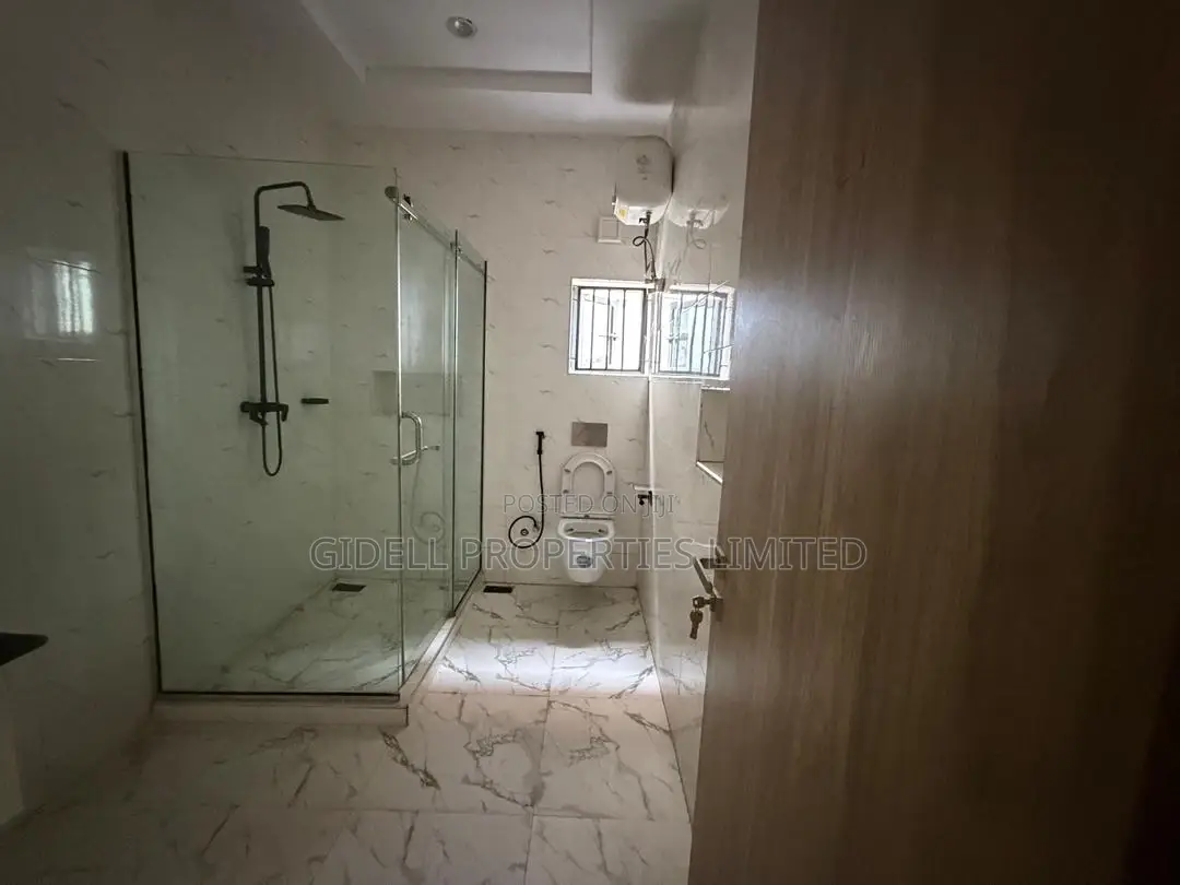 5bdrm Townhouse / Terrace in Wuye for rent