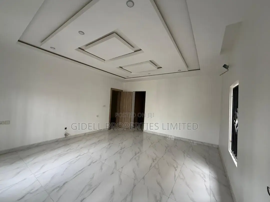 5bdrm Townhouse / Terrace in Wuye for rent