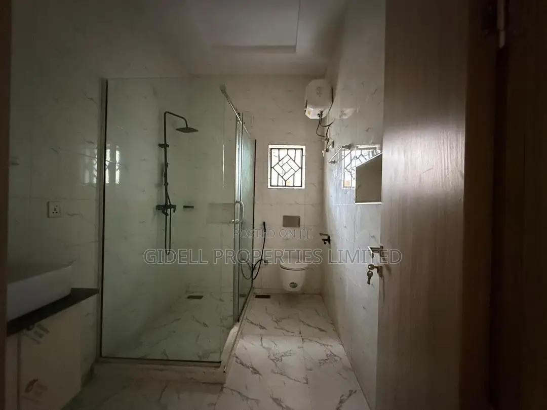 5bdrm Townhouse / Terrace in Wuye for rent