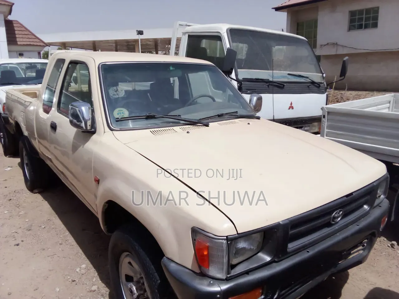 Toyota Hilux 1998 Gold