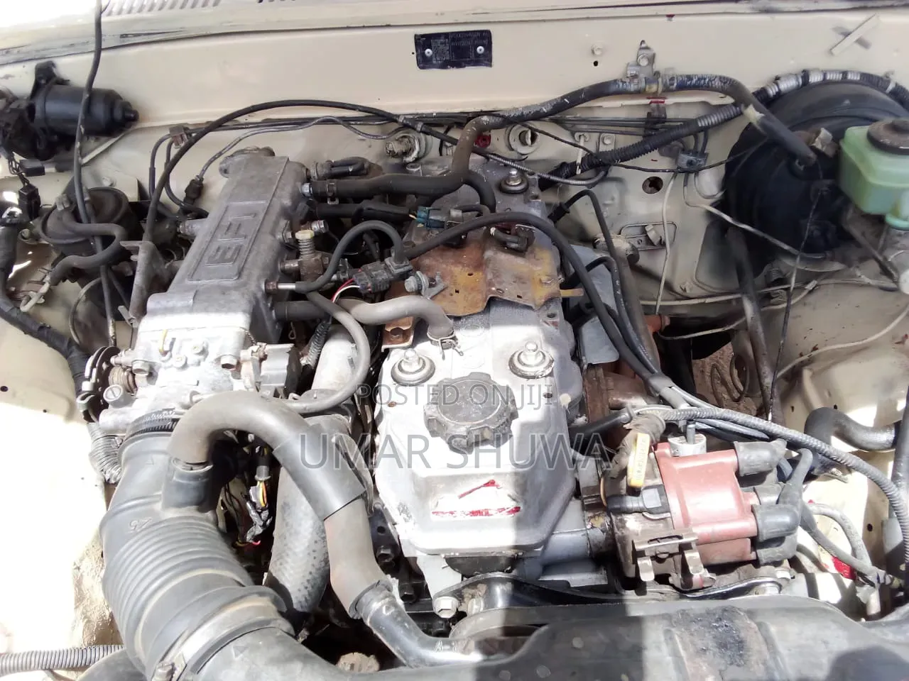 Toyota Hilux 1998 Gold