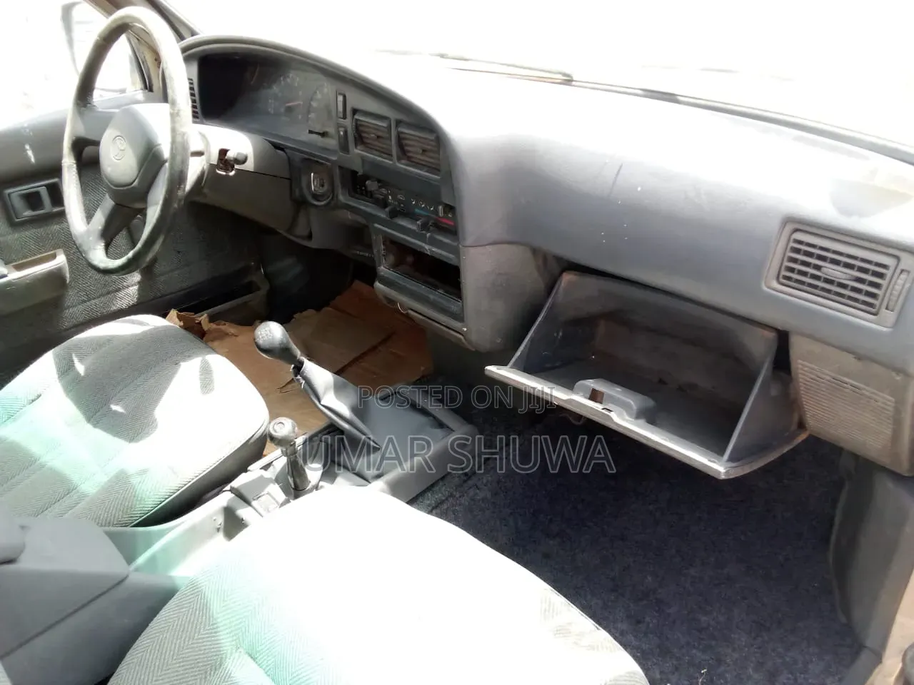 Toyota Hilux 1998 Gold