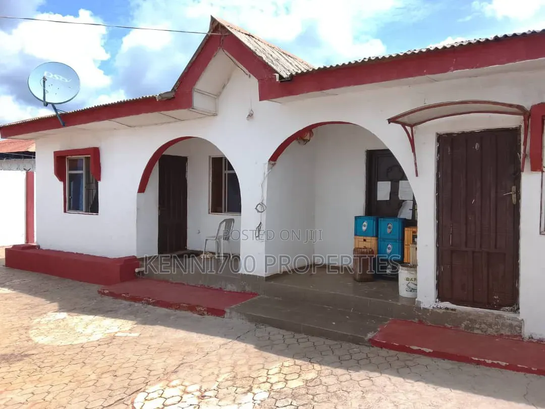 3bdrm Bungalow in Onibuku Bus Stop, for sale