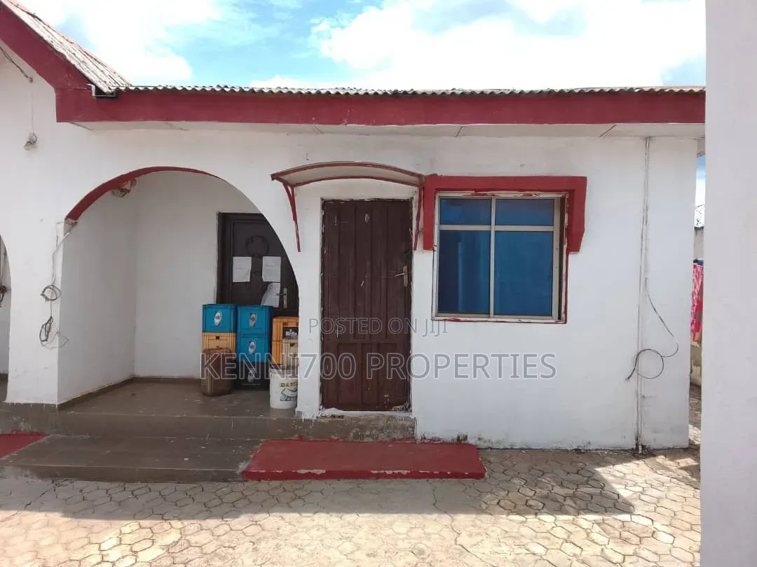 3bdrm Bungalow in Onibuku Bus Stop, for sale