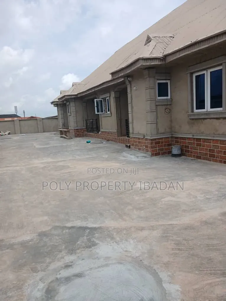2bdrm House in Akala Express, Akobo for rent
