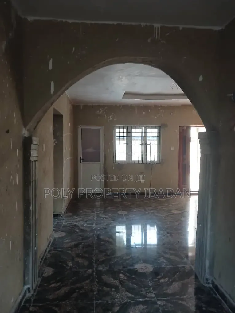 2bdrm House in Akala Express, Akobo for rent