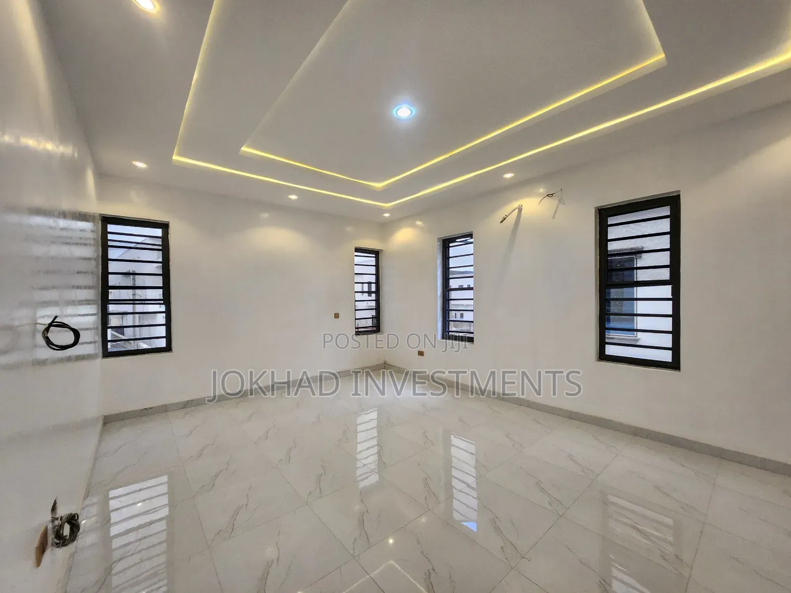 4bdrm Duplex in Sunshine Gardens for sale