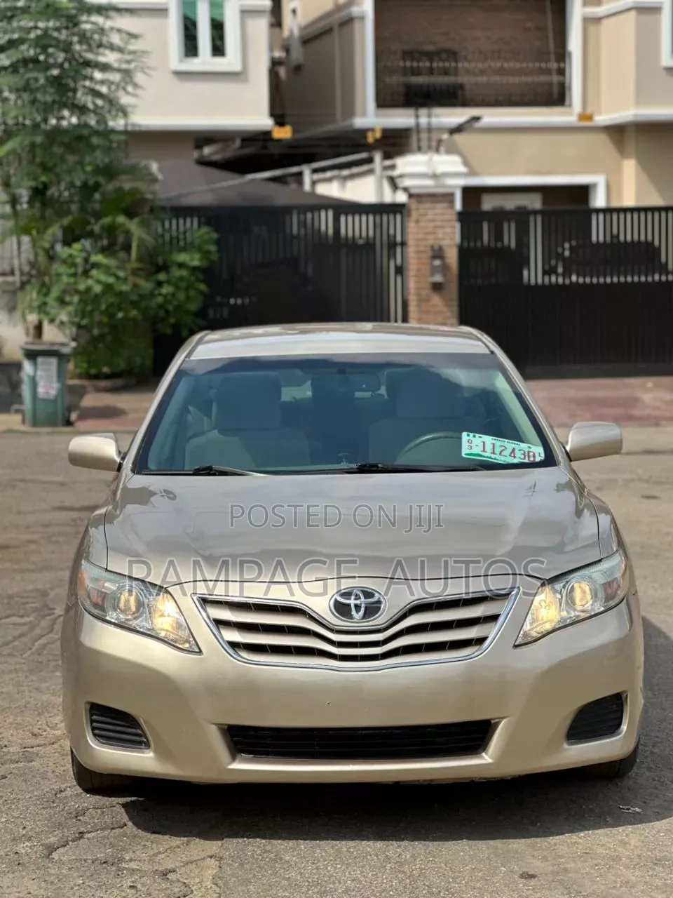Toyota Camry 2010 Gold