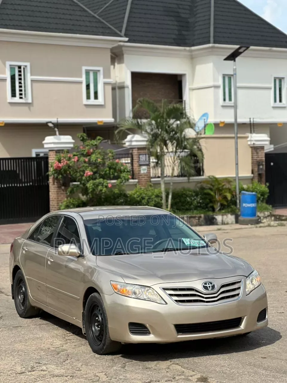 Toyota Camry 2010 Gold