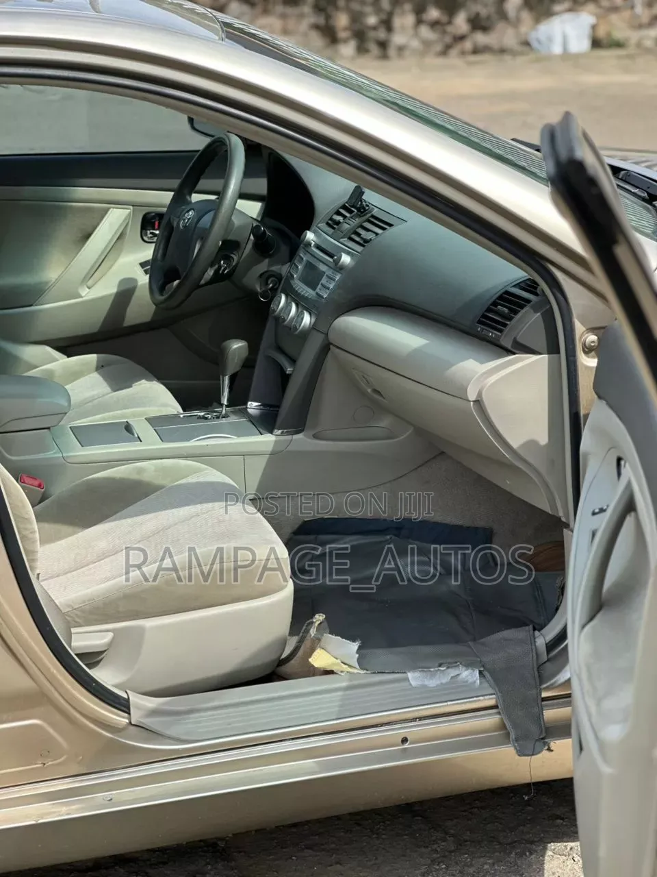 Toyota Camry 2010 Gold