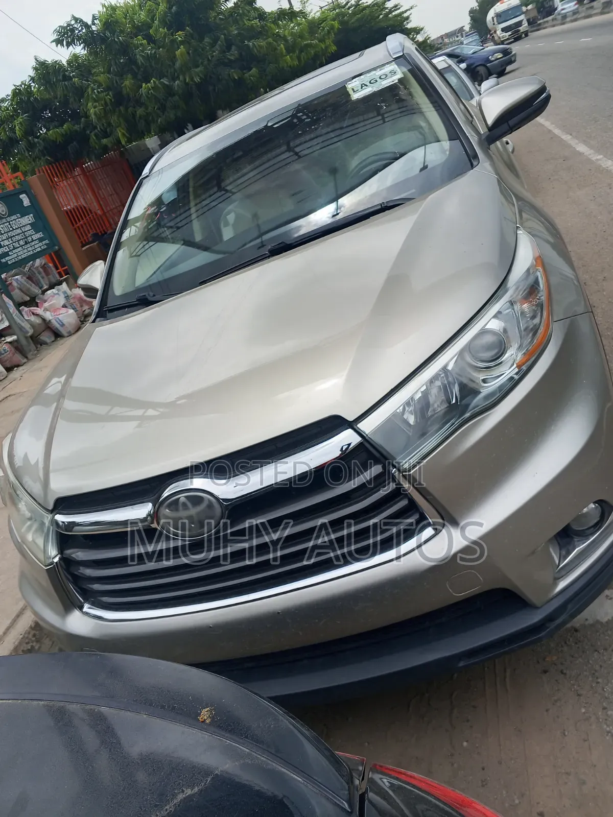 Toyota Highlander Limited 4dr SUV (3.5L 6cyl 6A) 2015 Gold