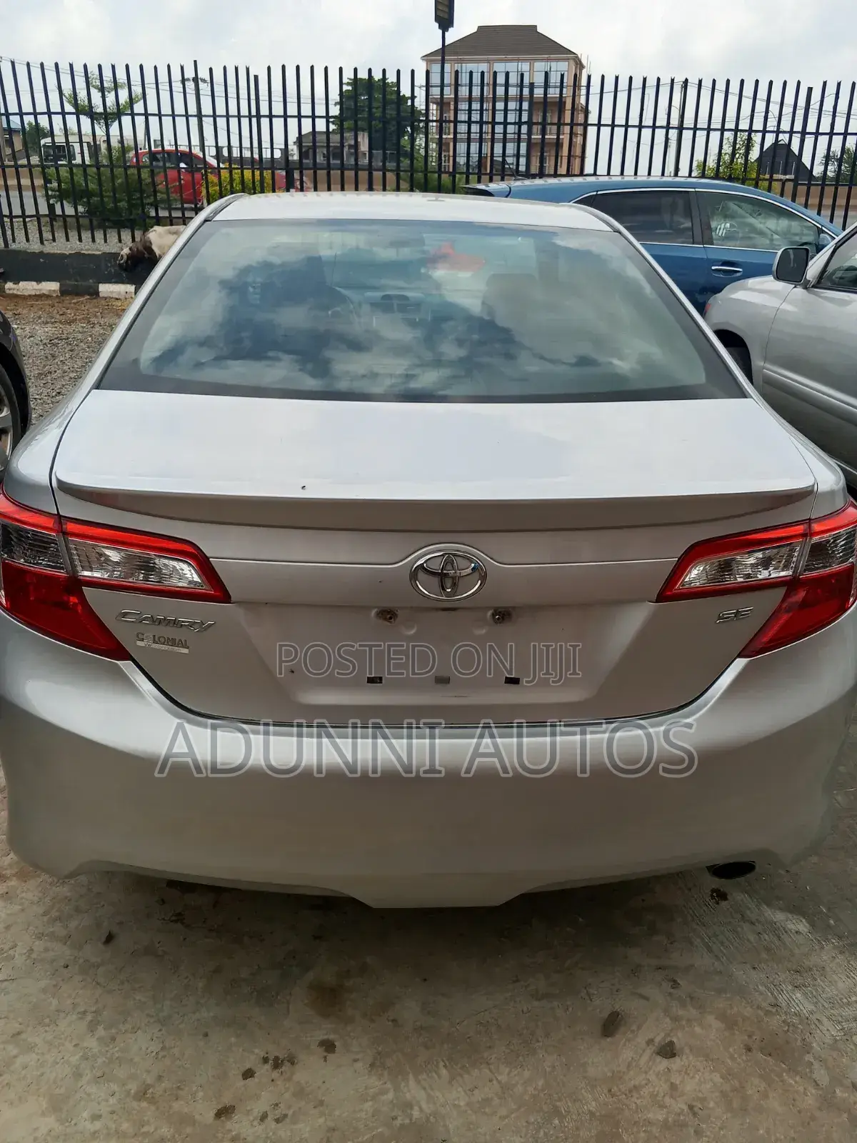 Toyota Camry SE 4dr Sedan (2.5L 4cyl 6A) 2014 Silver