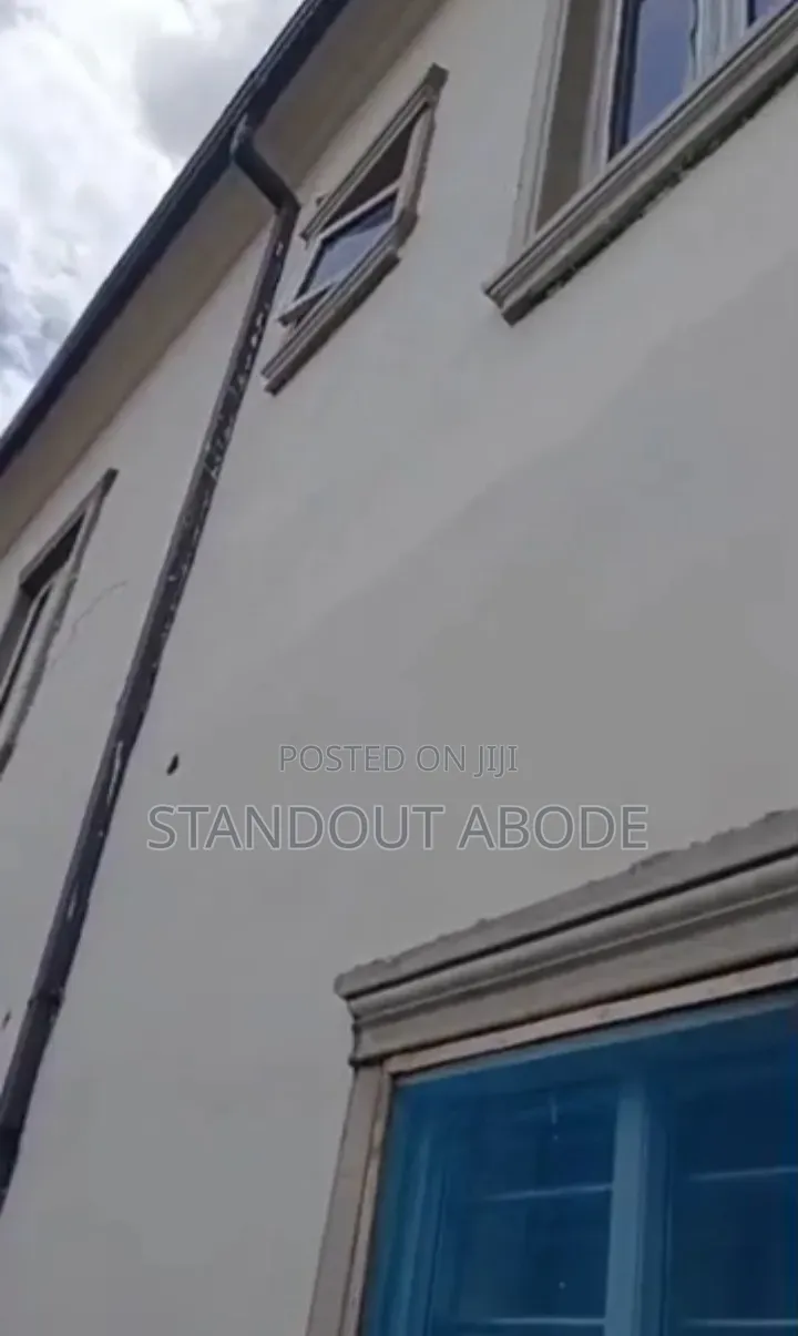4bdrm Duplex in Onimaba Estate, Ikotun / Ikotun/Igando for sale