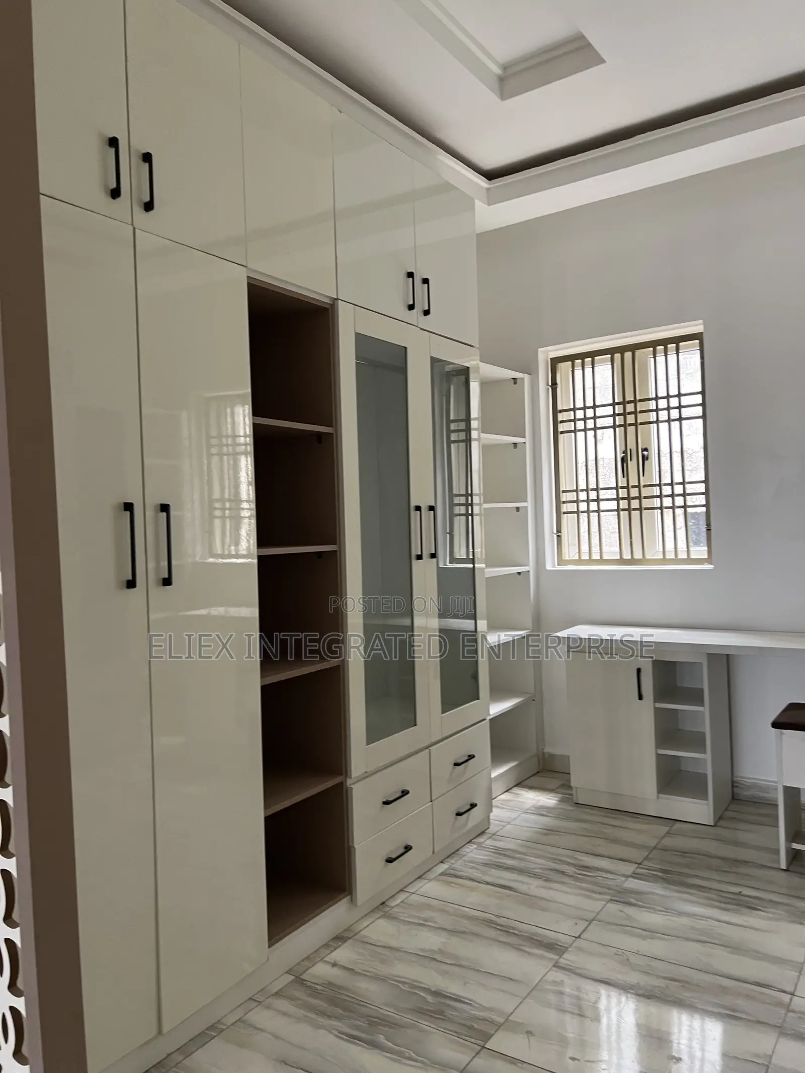 Furnished 3bdrm Duplex in Jahi Gilmore for rent
