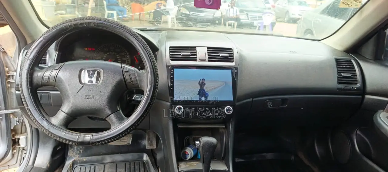 Honda Accord 2005 Silver