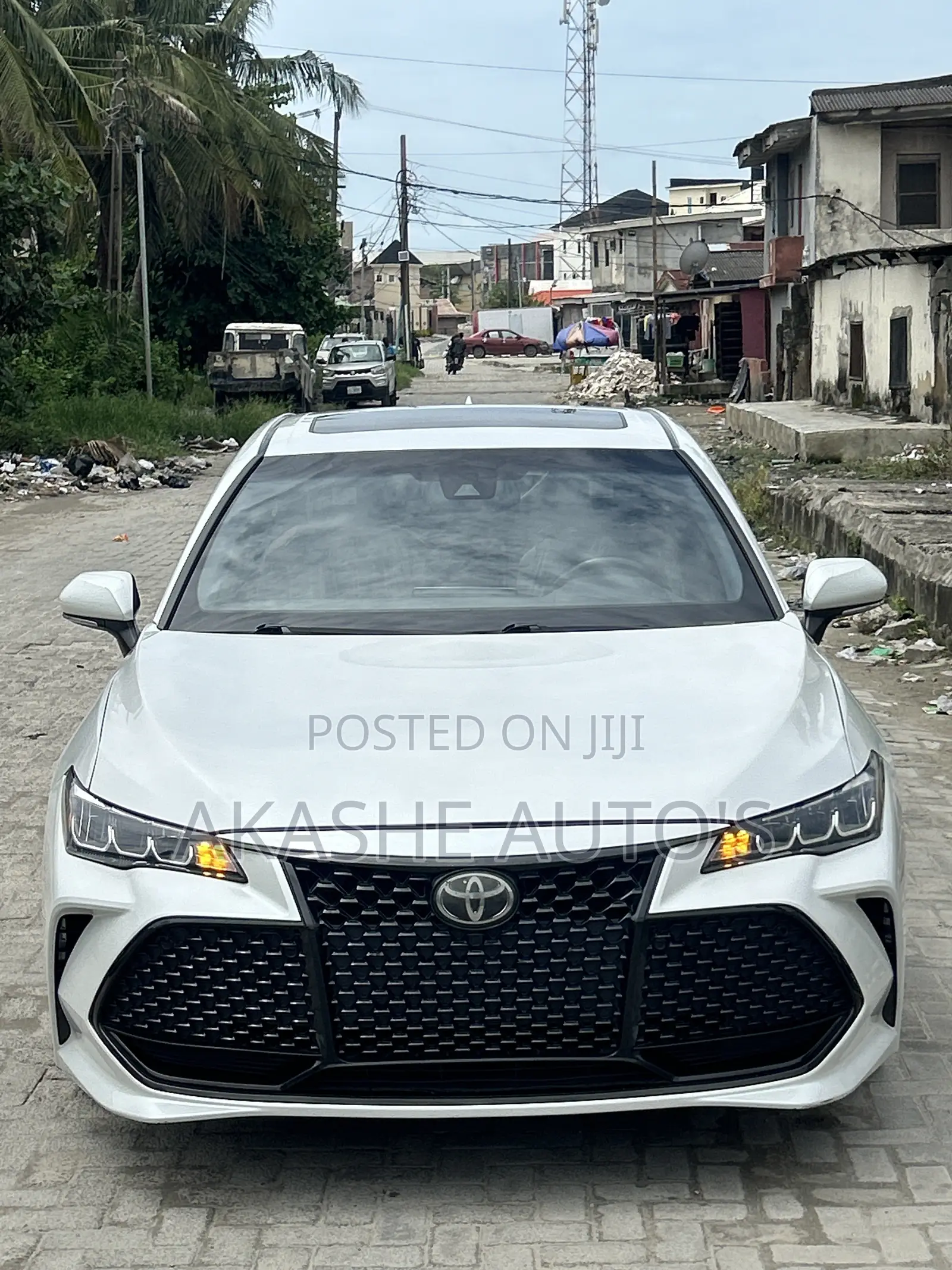 Toyota Avalon XLE FWD Sedan (3.5L V6 8A) 2019 White