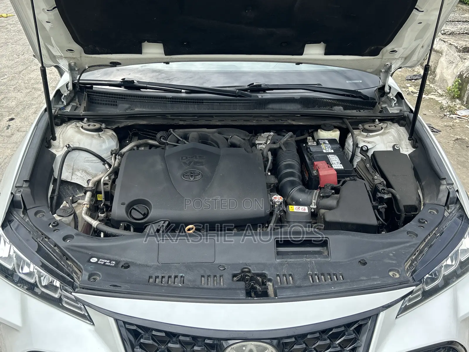 Toyota Avalon XLE FWD Sedan (3.5L V6 8A) 2019 White