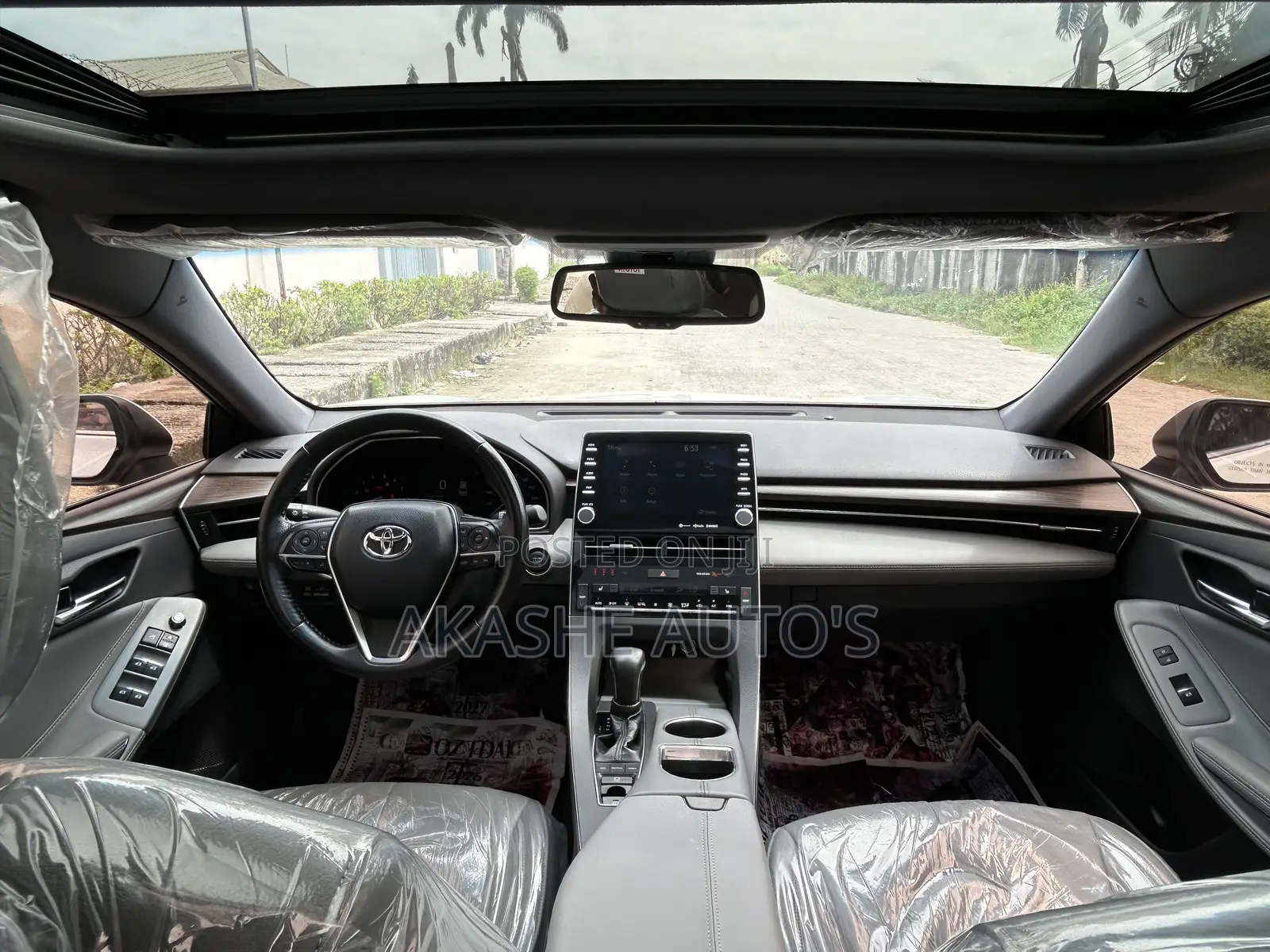 Toyota Avalon XLE FWD Sedan (3.5L V6 8A) 2019 White