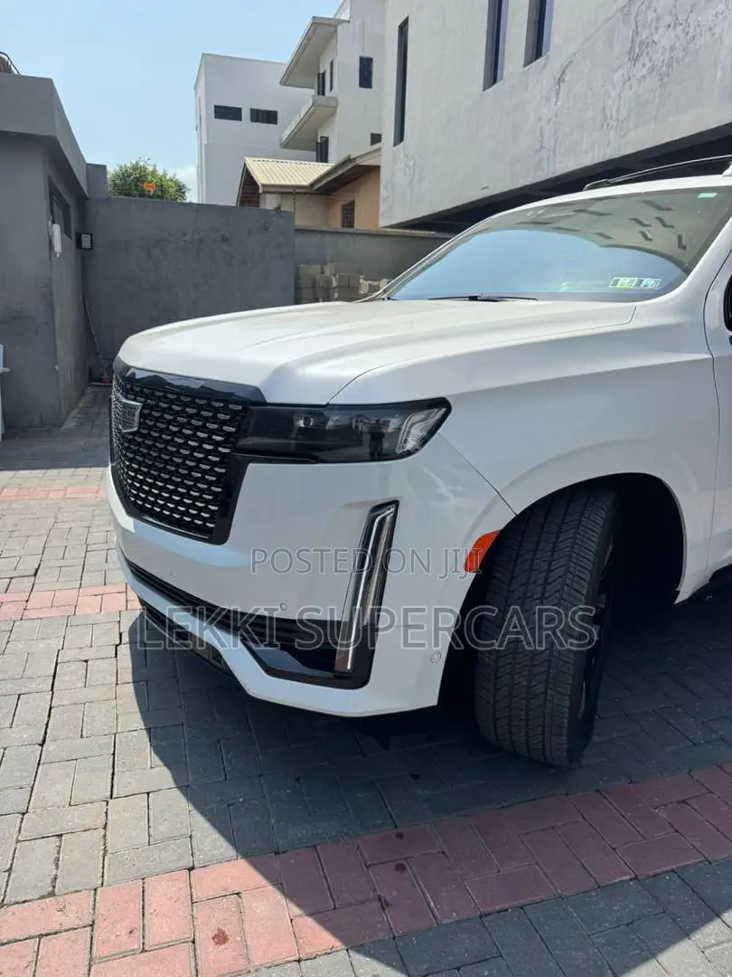 Cadillac Escalade Premium Luxury 2024 White