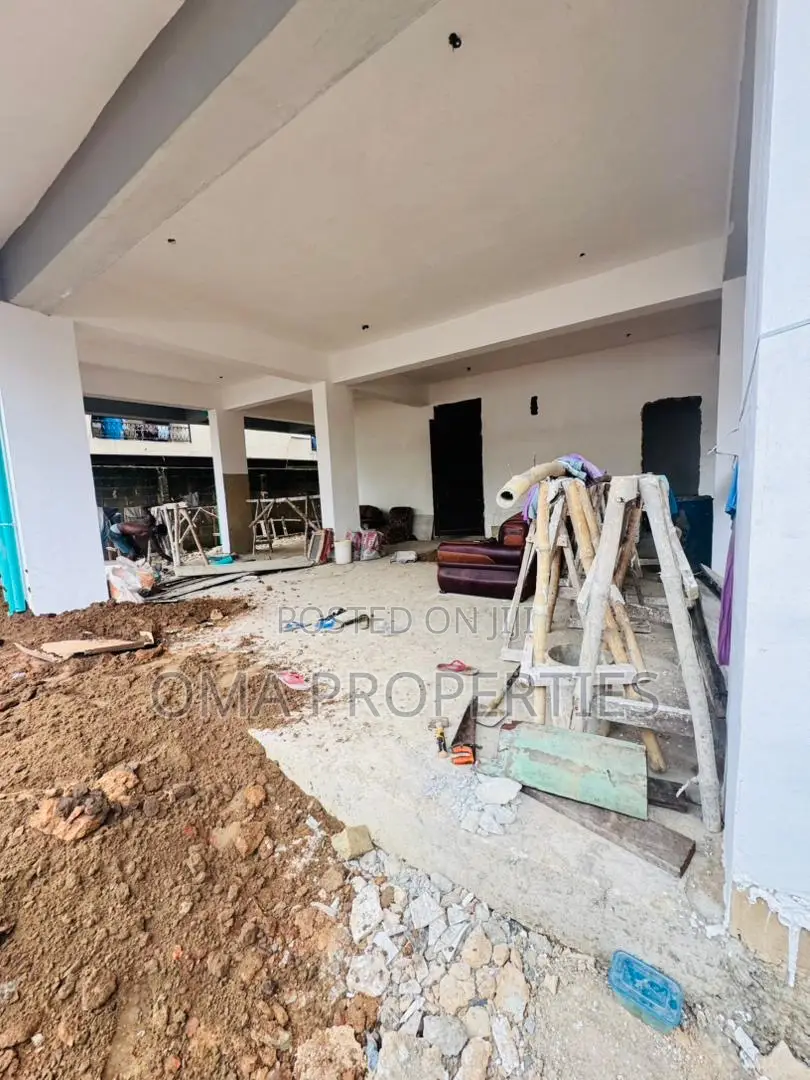 3bdrm House in Yaba for sale