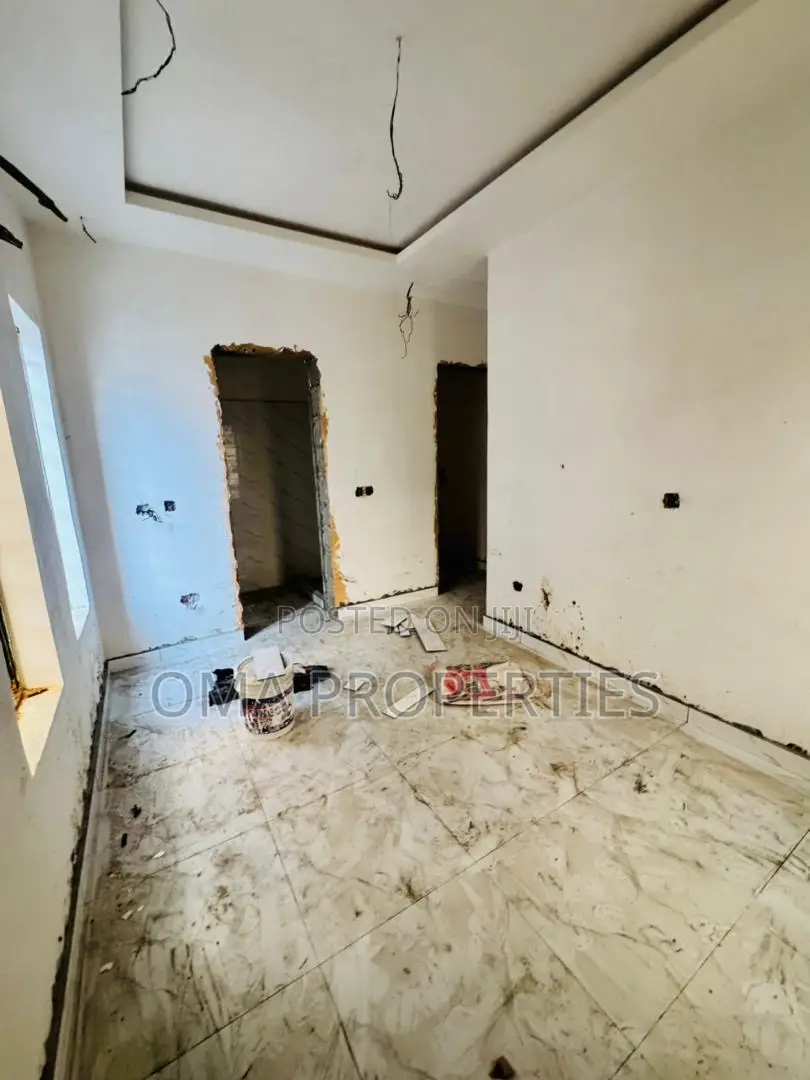 3bdrm House in Yaba for sale