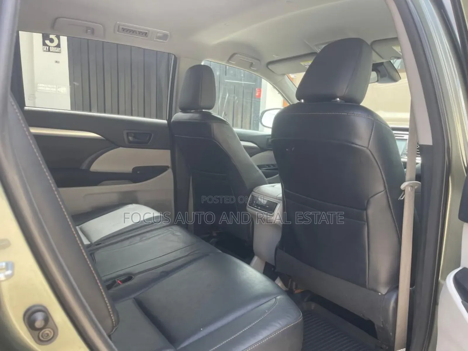 Toyota Highlander XLE 4x2 V6 (3.5L 6cyl 8A) 2018 Green