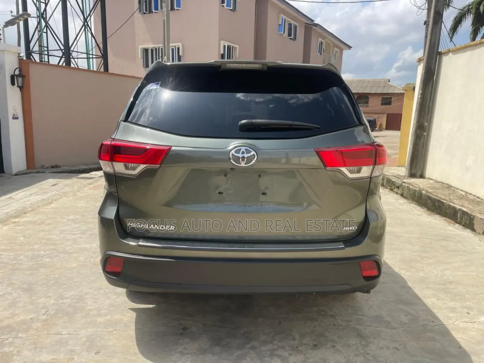 Toyota Highlander XLE 4x2 V6 (3.5L 6cyl 8A) 2018 Green