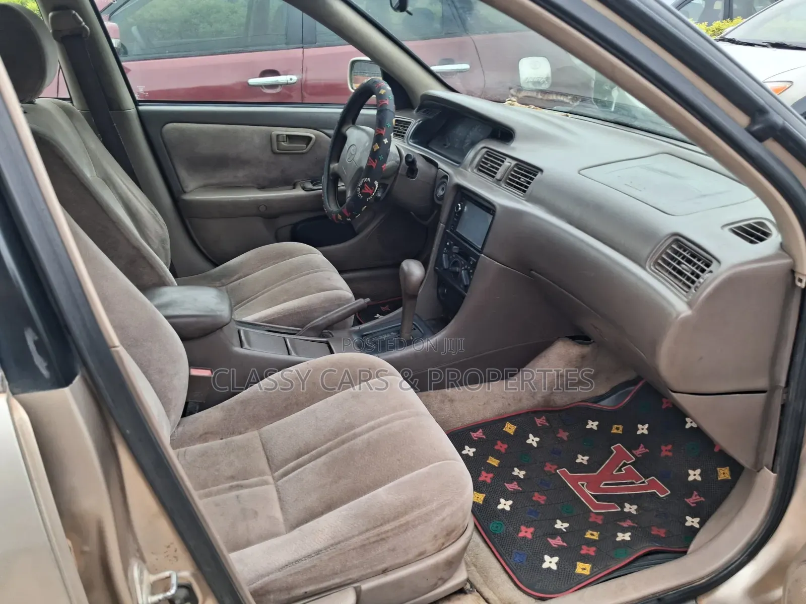 Toyota Camry LE 4dr Sedan (2.2L 4cyl 4A) 2000 Gold