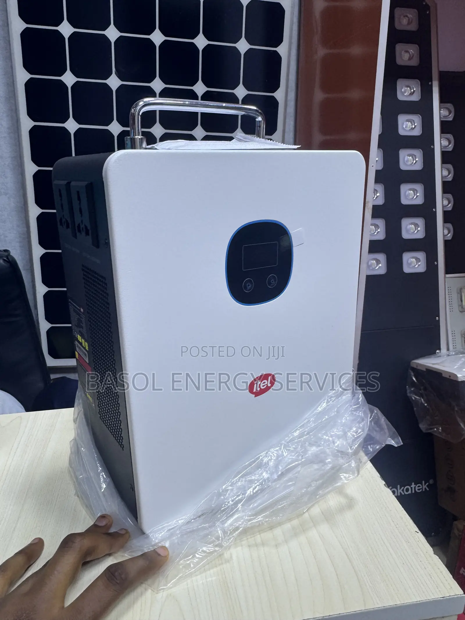 Itel 1kwh 500w Solar Generator/ Power Tank