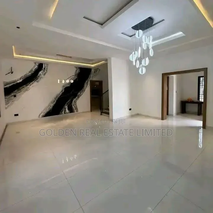 5bdrm Duplex in Jahi for sale