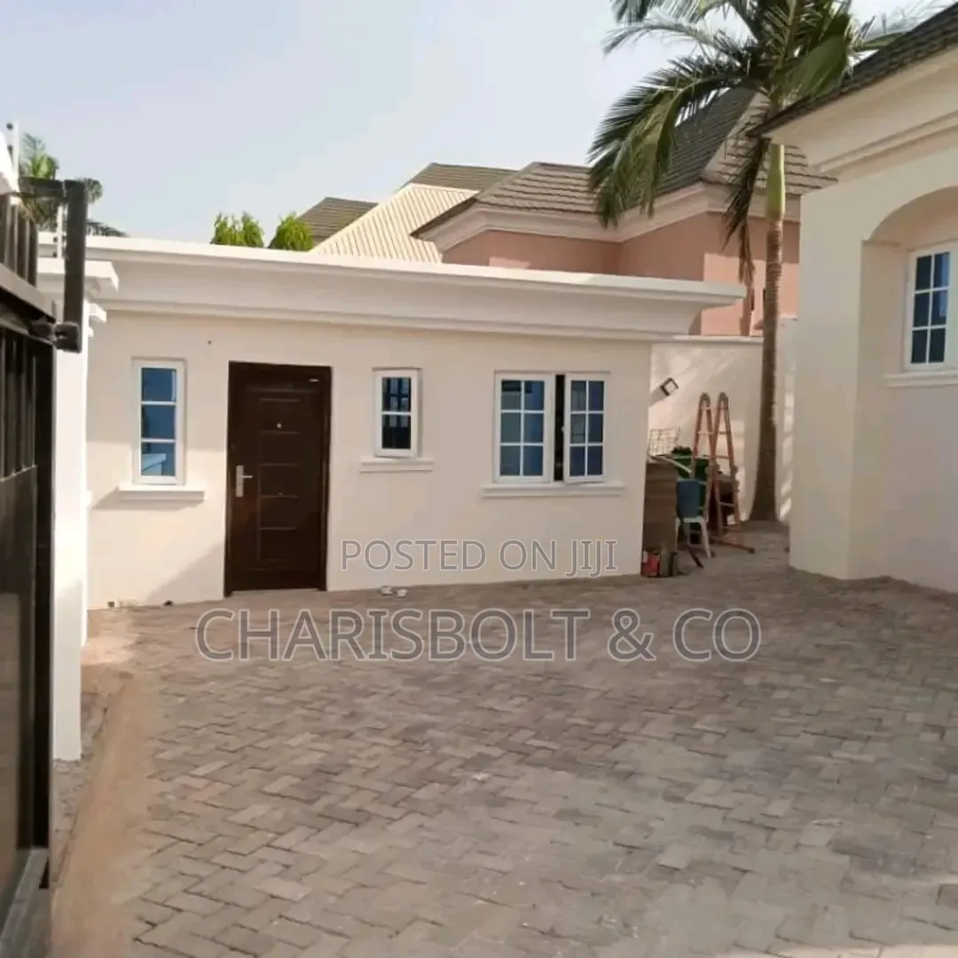 4bdrm Bungalow in Apo Resettlement for rent