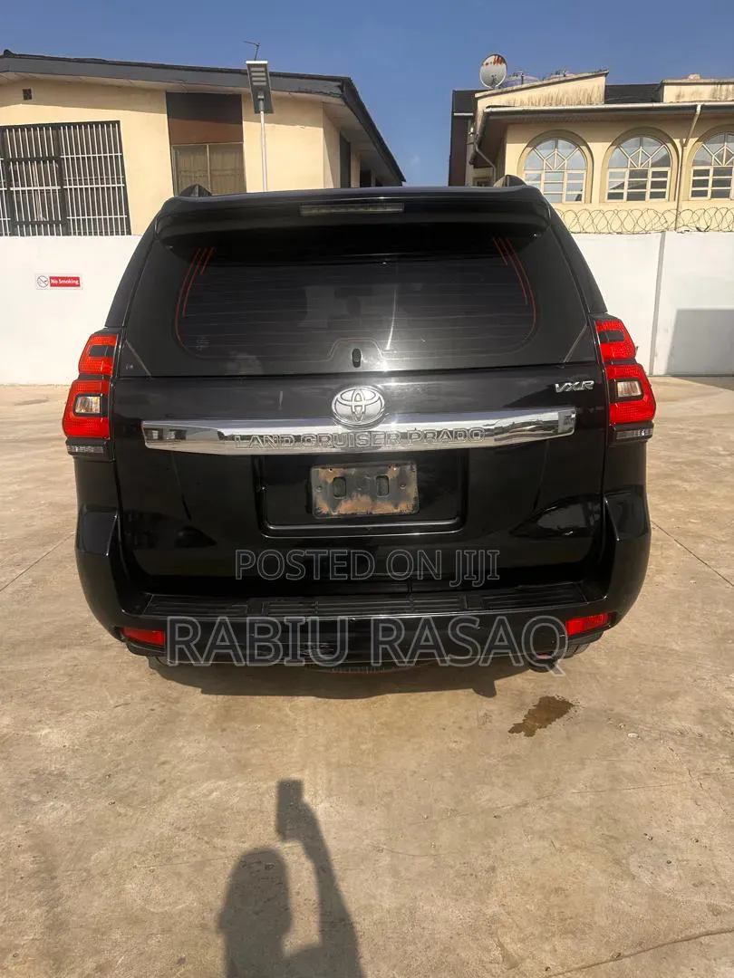 Toyota Land Cruiser Prado 2017 Black