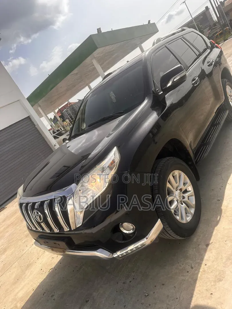 Toyota Land Cruiser Prado 2017 Black