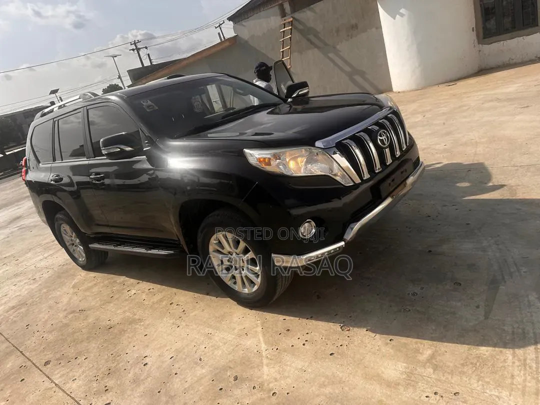 Toyota Land Cruiser Prado 2017 Black