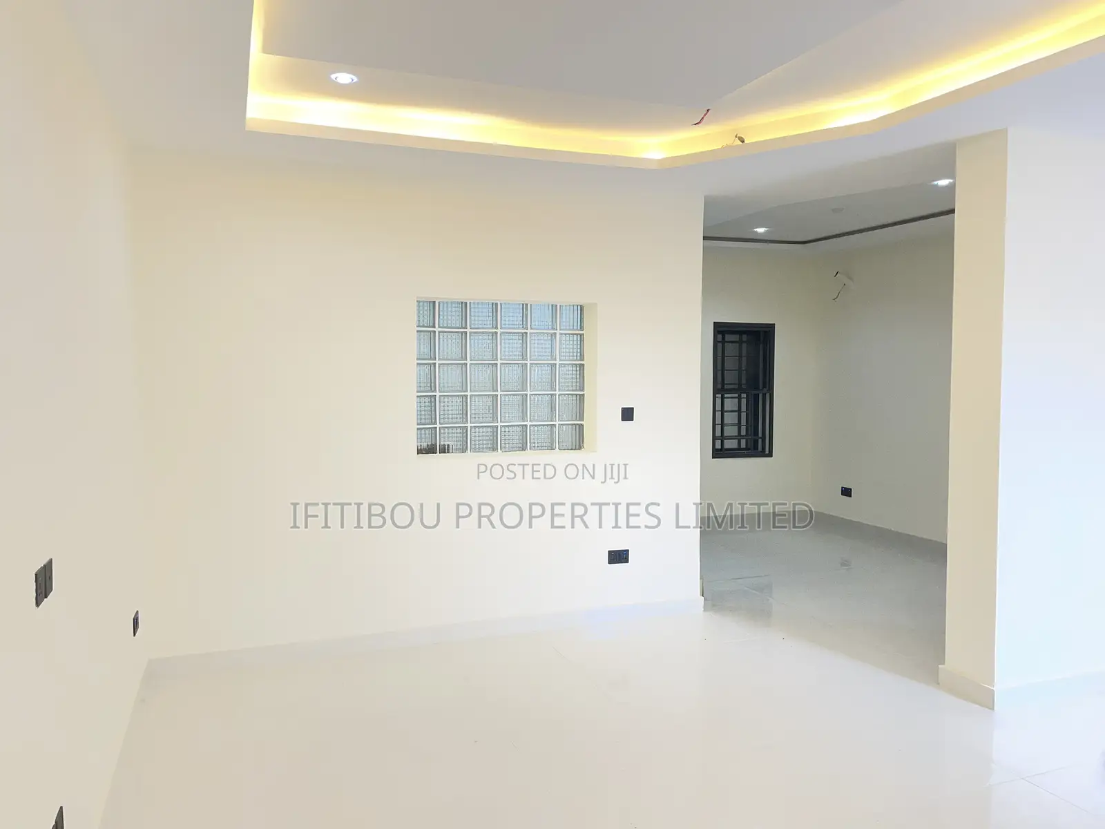 4bdrm Townhouse/Terrace in Din Estate, Guzape District for sale