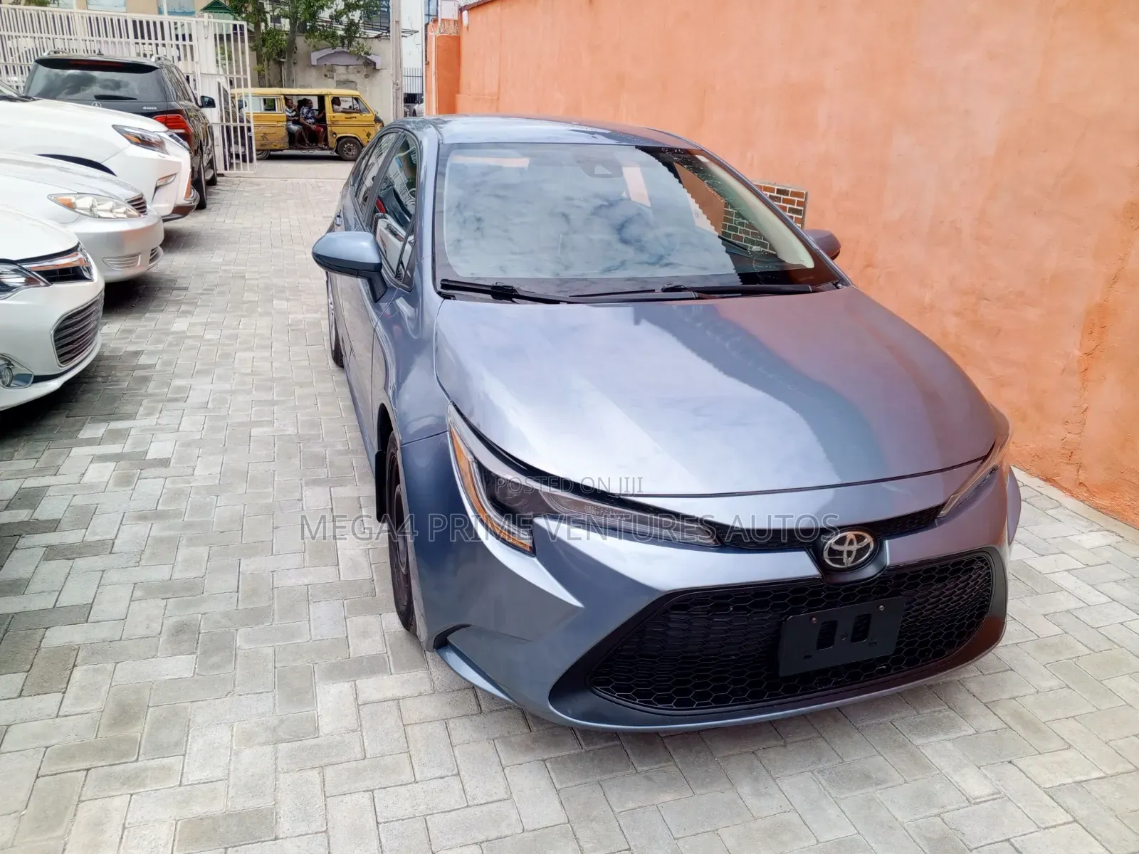 Toyota Corolla LE 2020 Blue