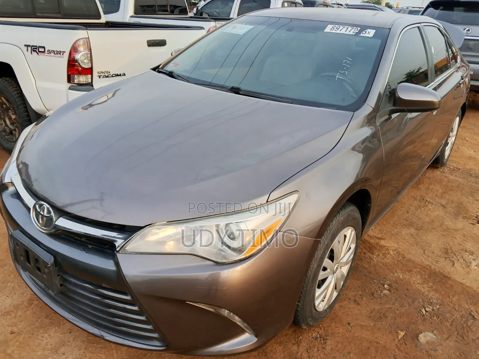 Toyota Camry LE 4dr Sedan (2.5L 4cyl 6A) 2015 Gray