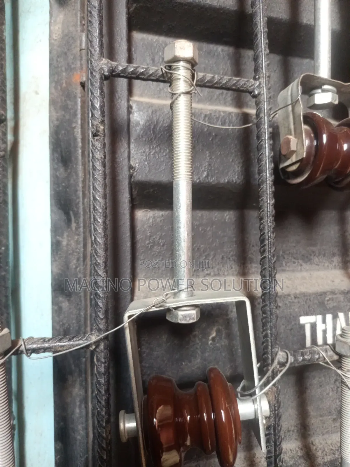 Shackle Insulator for Pole and Transformer