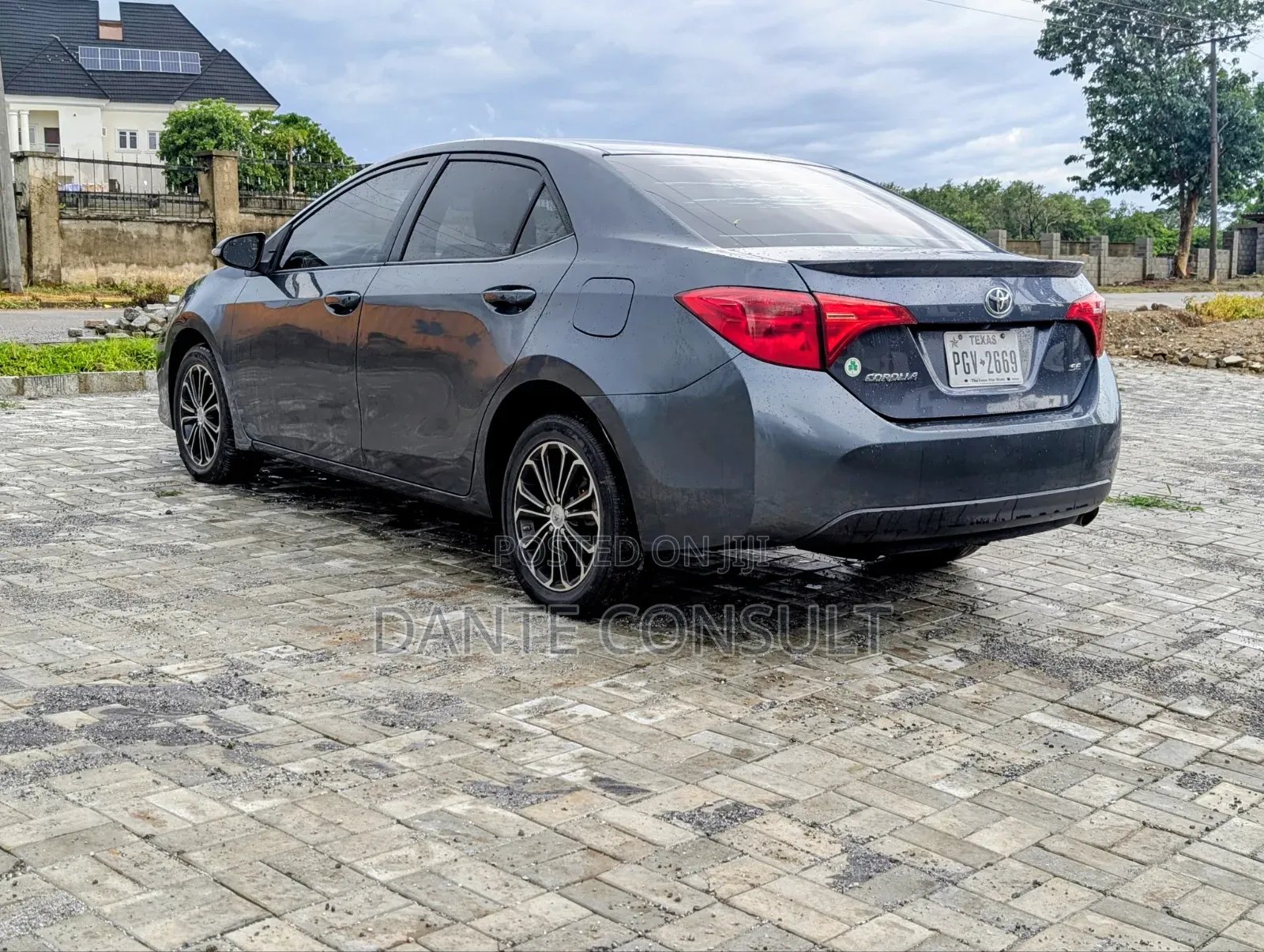 Toyota Corolla SE (1.8L 4cyl 2A) 2018 Gray