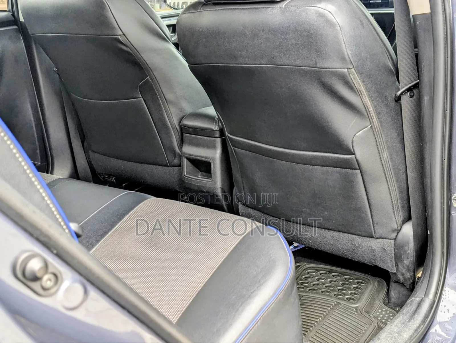 Toyota Corolla SE (1.8L 4cyl 2A) 2018 Gray