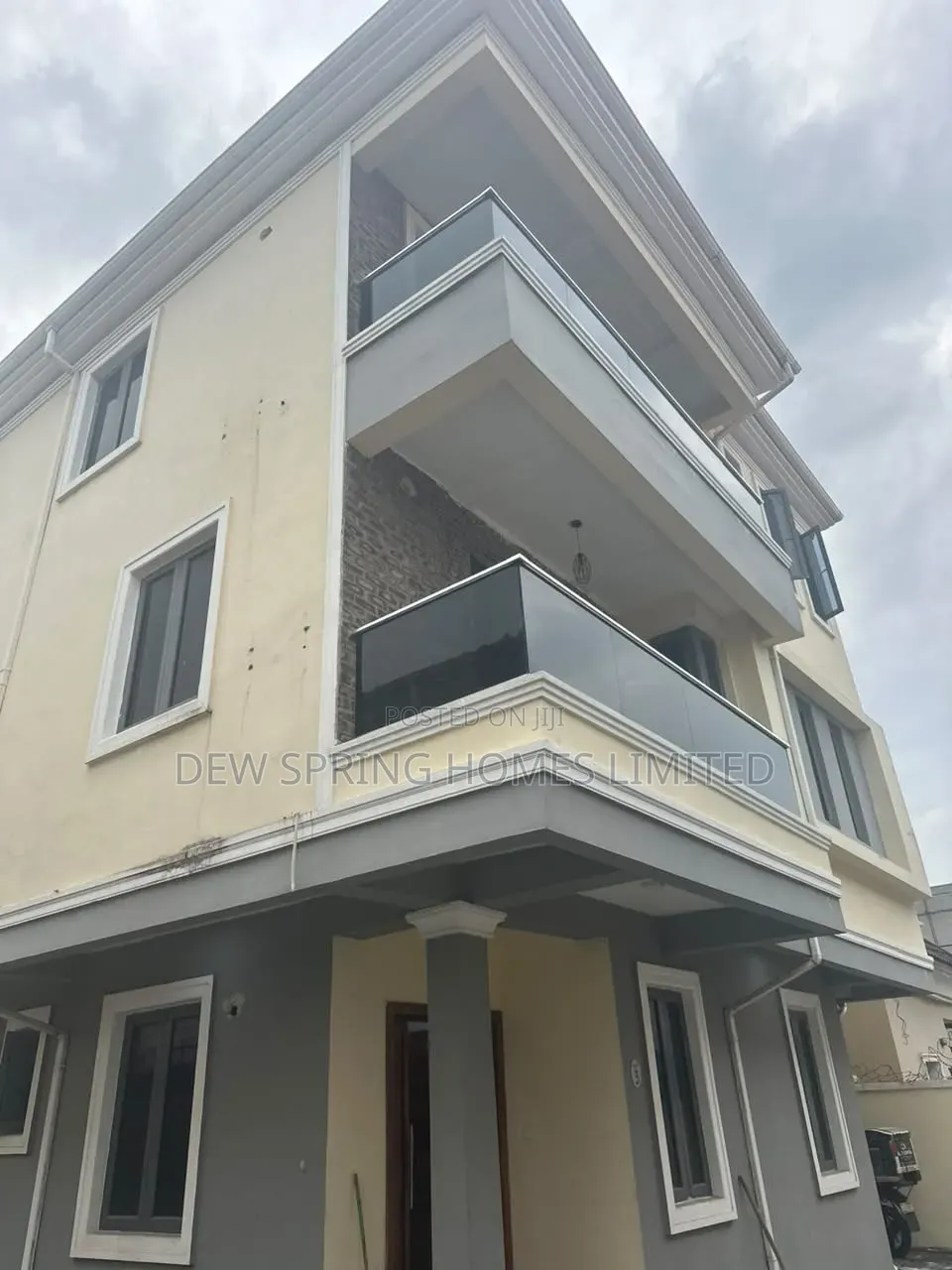 5bdrm Duplex in Salem, Ikate for rent