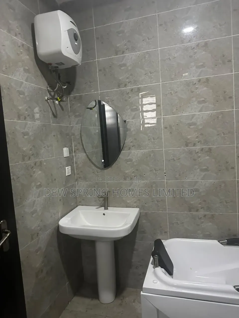 5bdrm Duplex in Salem, Ikate for rent