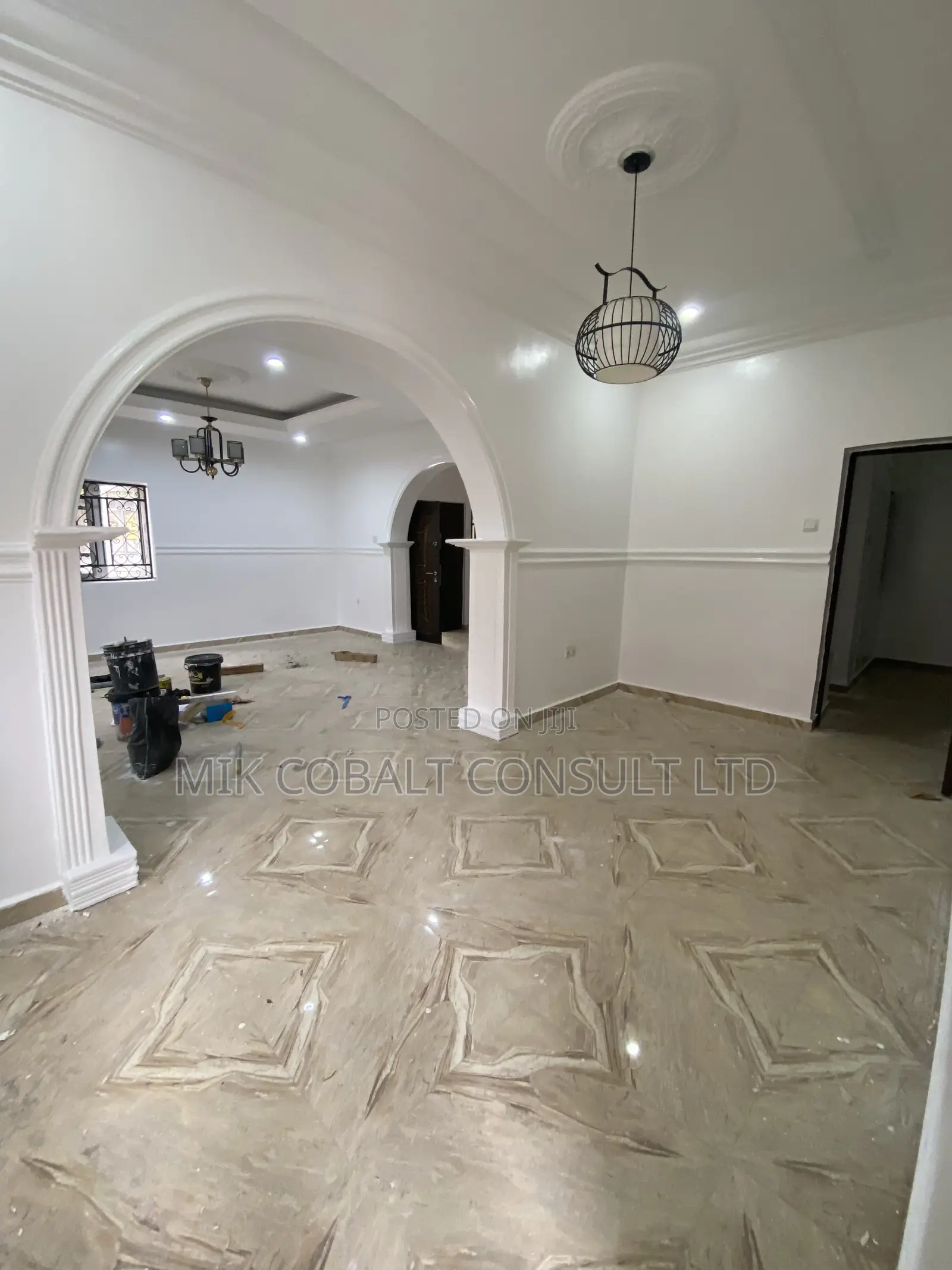 3bdrm Block of Flats in 43 Crescent, Gwarinpa for rent