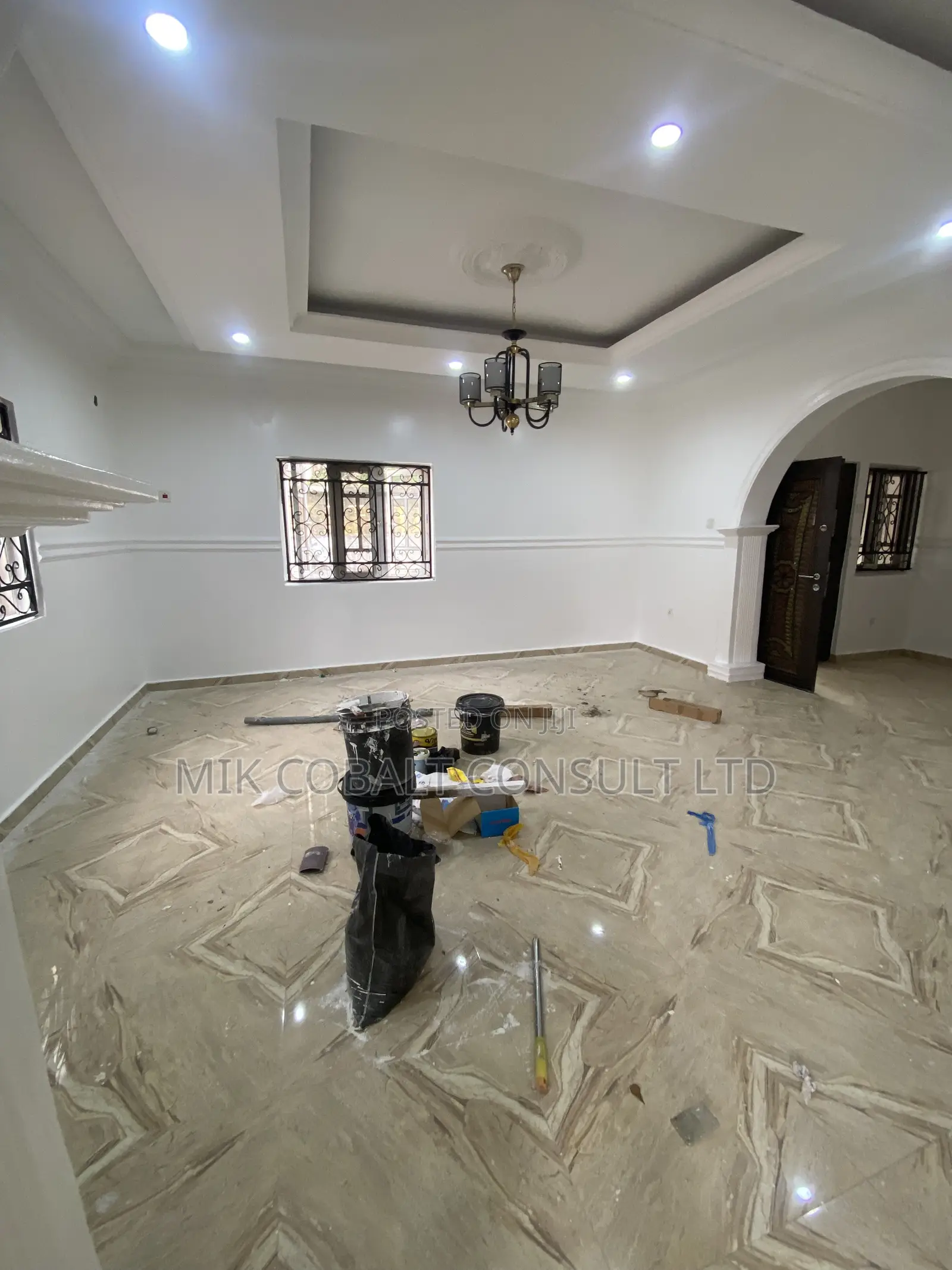 3bdrm Block of Flats in 43 Crescent, Gwarinpa for rent