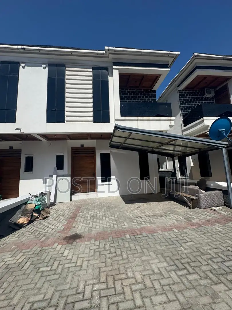 4bdrm Duplex in Before The Orchid, Lekki Phase 2 for rent