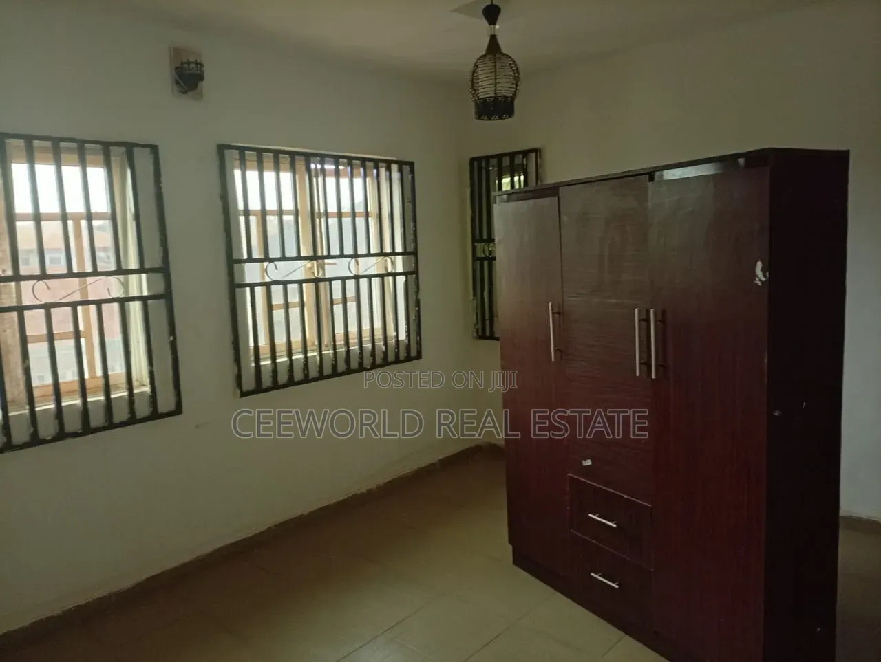 3bdrm Apartment in Isokan Estate Akobo for rent