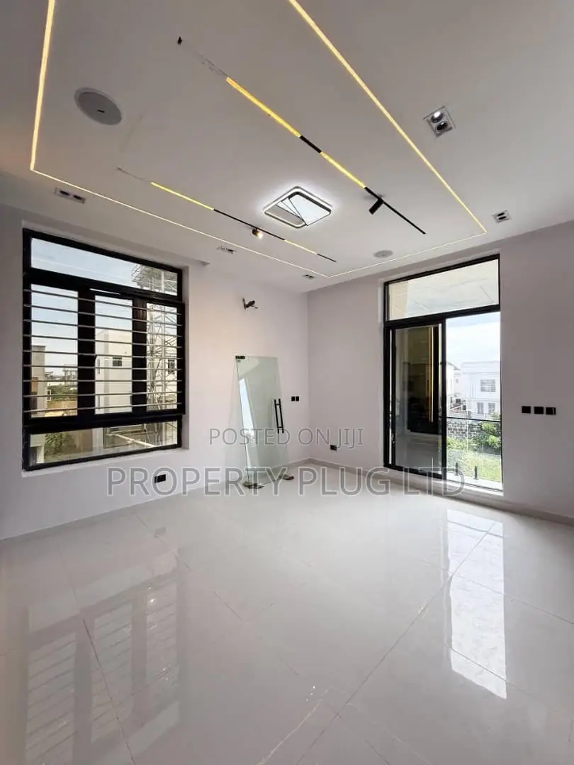 5bdrm Duplex in Lekki for sale