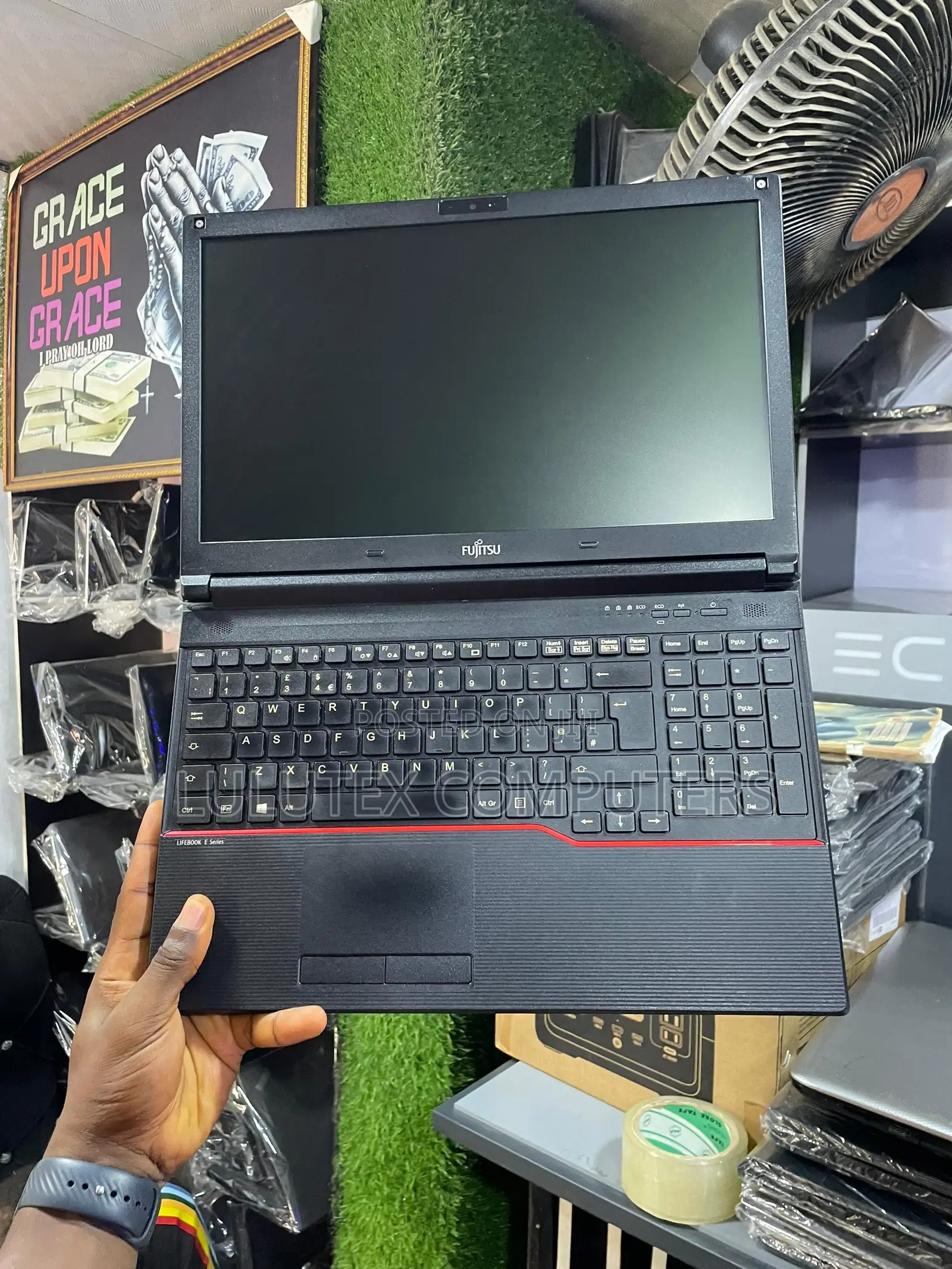 Laptop Fujitsu Lifebook E556 8GB Intel Core i5 HDD 160GB