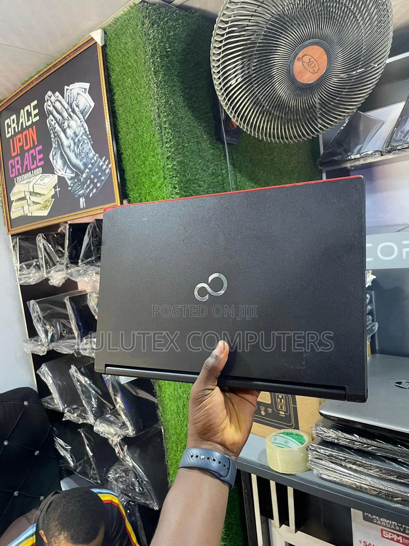 Laptop Fujitsu Lifebook E556 8GB Intel Core i5 HDD 160GB